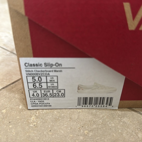 NWT Vans Classic Slip On - Picture 11 of 11